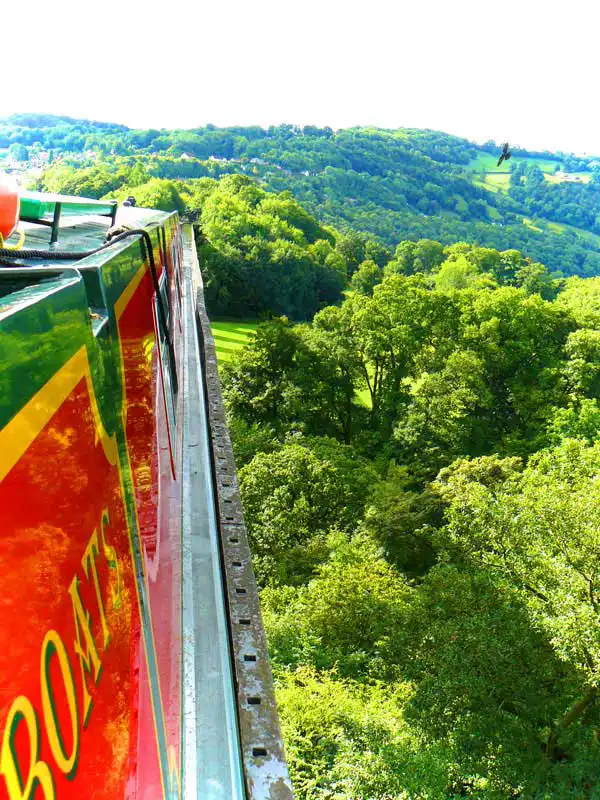 Amazing Canal Views on an Andersen Boats holiday