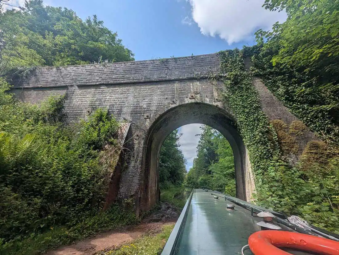 Canal-bridge-adventure on an Andersen Boats holiday