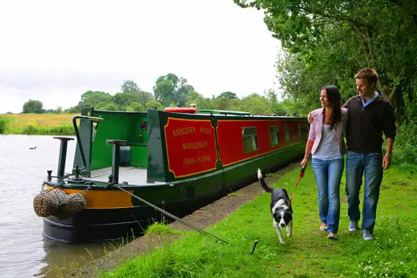Canal Walking on an Andersen Boats holiday