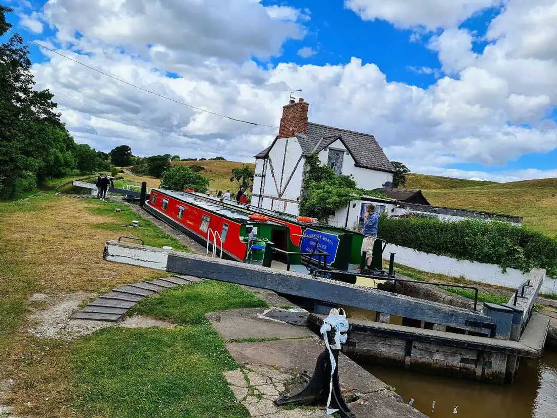 Country-canal-boat-holiday on an Andersen Boats holiday