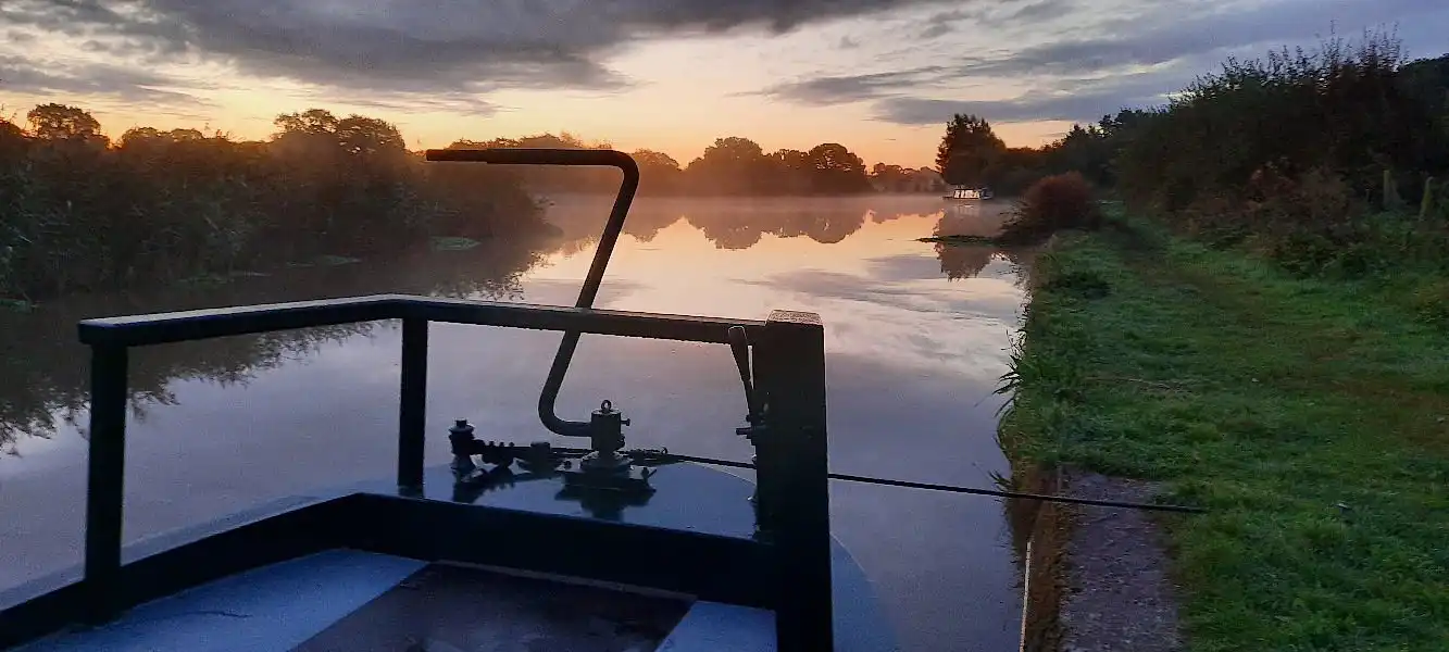 Misty-canal-morning on an Andersen Boats holiday