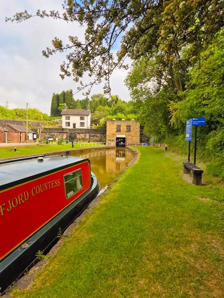 Narrowboating-fun on an Andersen Boats holiday