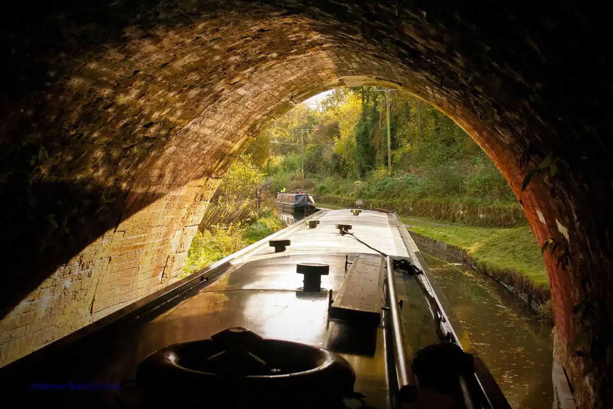 Tunnels-are-great on an Andersen Boats holiday